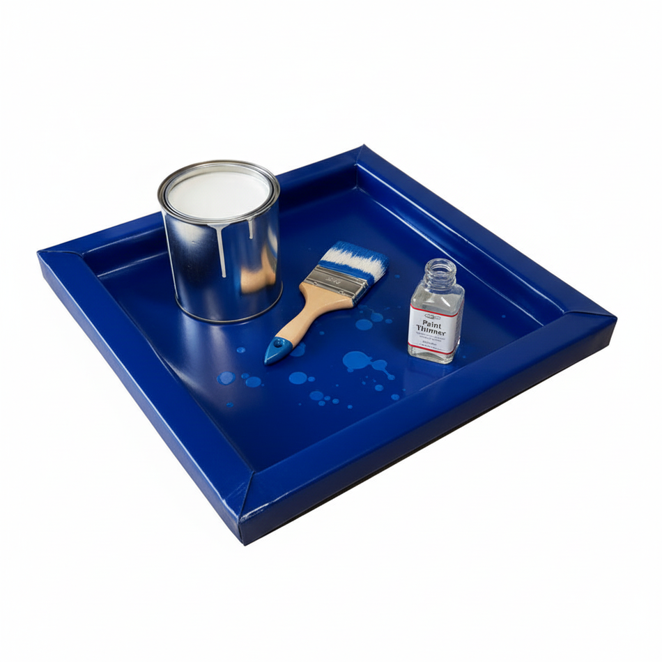 Blauwe lekmat met schildersspullen