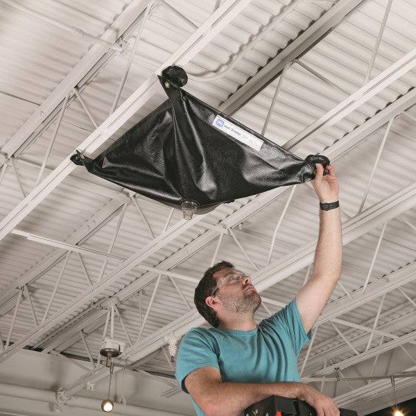 Daklekkage oplossing met magnetische lekbak van New Pig - artikel TLS1998