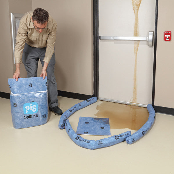 waterlekkage, los het op met waterabsorberende sokken en doeken, absorptieshop